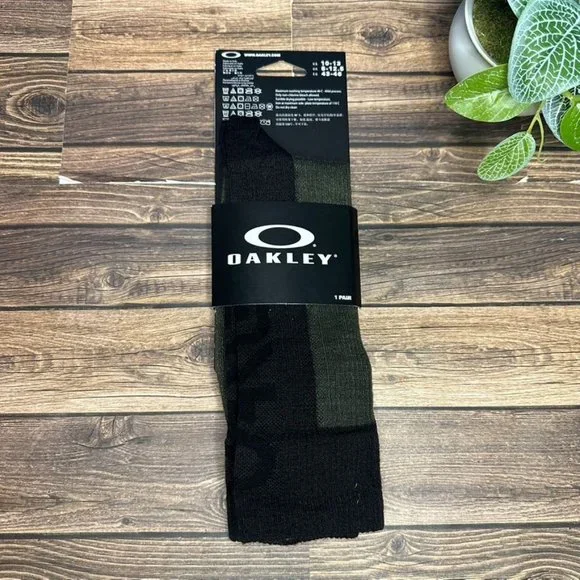 NWT Oakley Adapting RC Long Socks Size Large (Black Green) *Unopened* Unisex - Picture 1 of 8